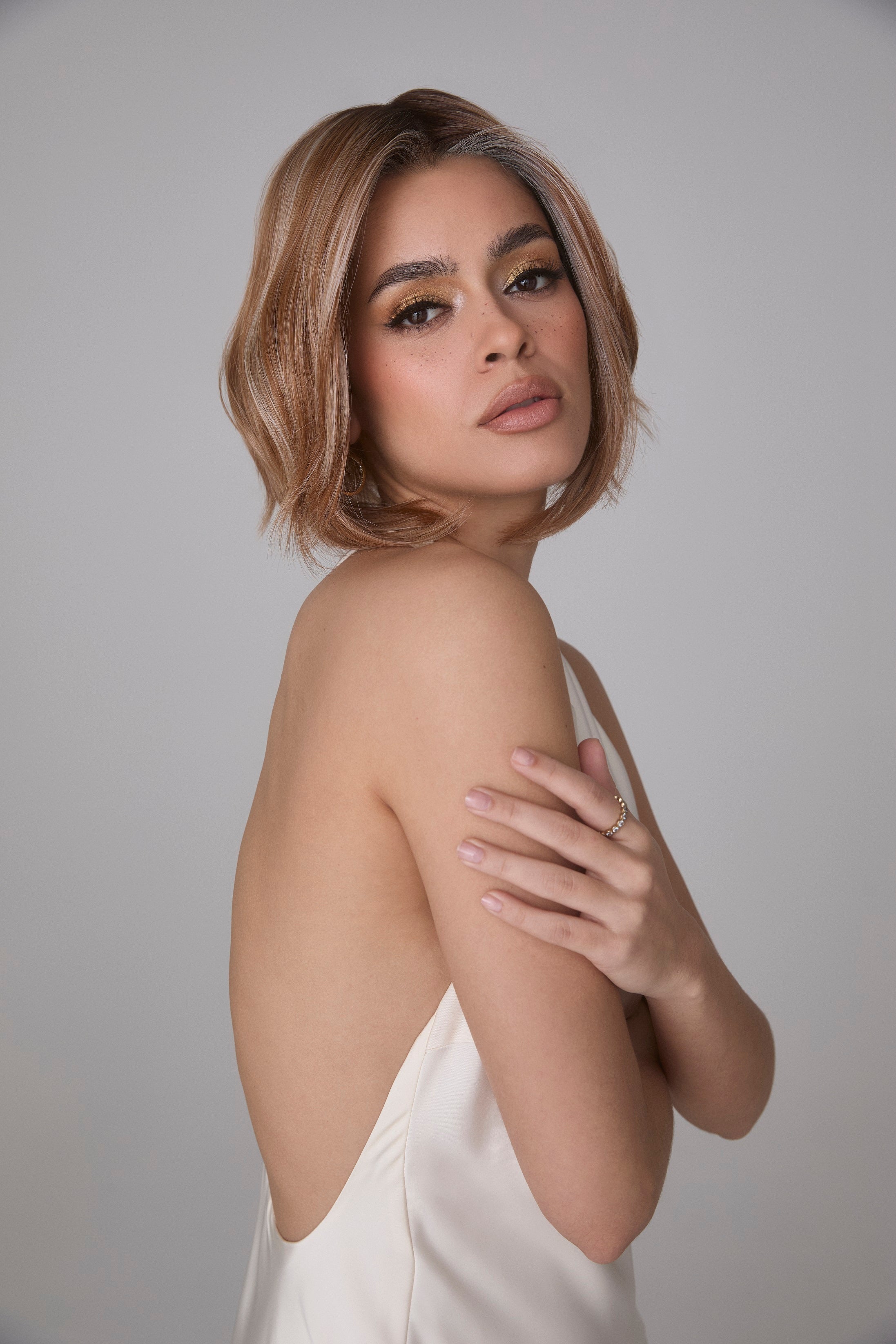 Mira Wig by Amore | Lace Front Monofilament